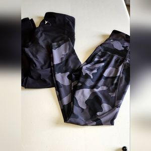 Old Navy active bottoms, Camouflage & Black, Size Small